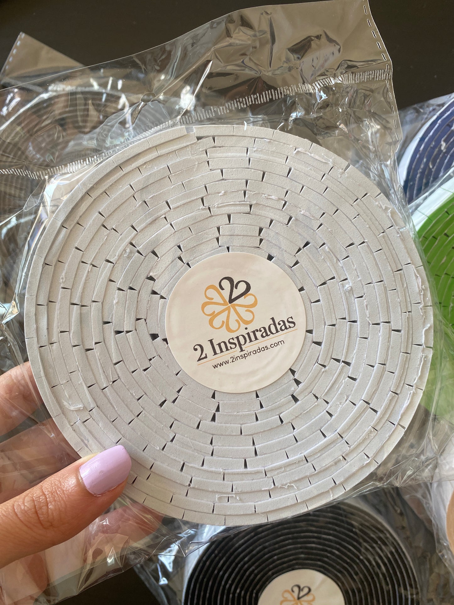 3mm double-sided tapes, 3.2m long (5 rolls in the package)